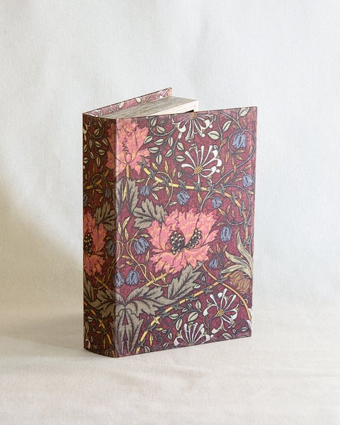 Kirjalaatikko, Kuusama