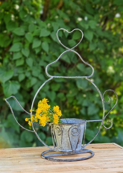 Metallinen kasviteline, teekannu/syd&auml;n