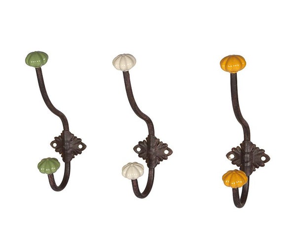 Vaatekoukku keraamisilla nupeilla, eri v&auml;rej&auml;