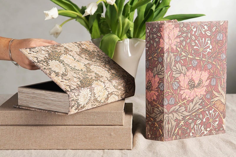 Kirjalaatikko, Kuusama