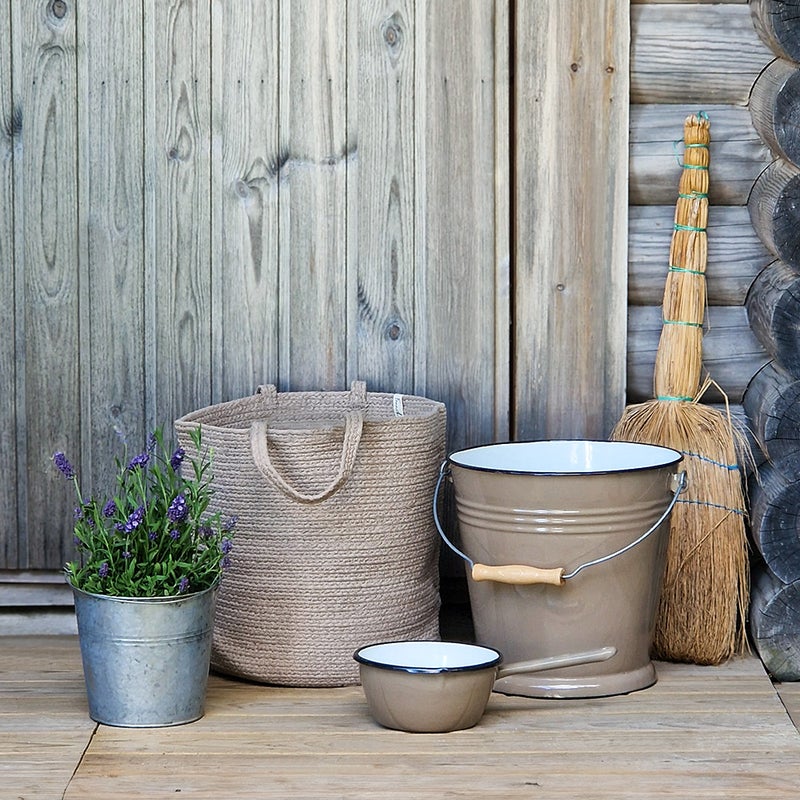 S&auml;ilytyskori kahvoilla, hiekka