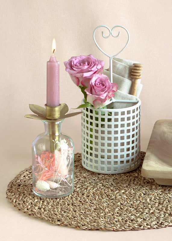 Aterinteline, antiikinvalkoinen