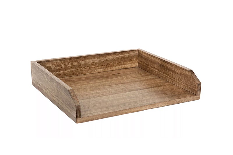 Puinen leikkuulauta reunoilla