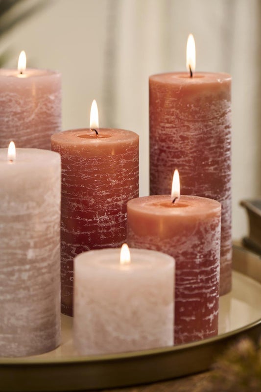 P&ouml;yt&auml;kynttil&auml;, ruskea, eri kokoja