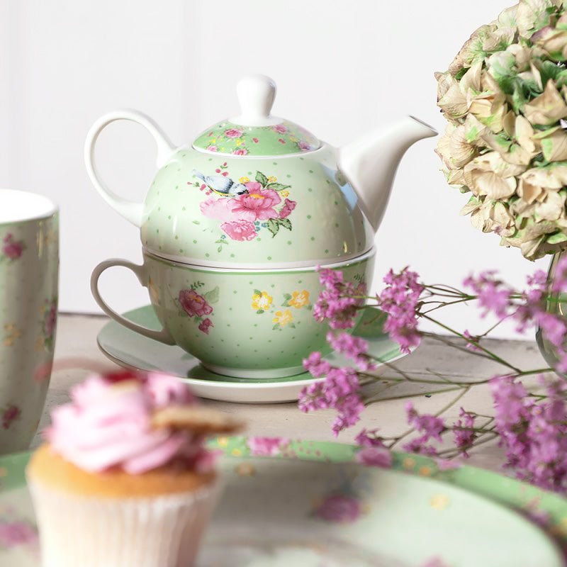 Posliininen teekannu + kuppi ja lautanen